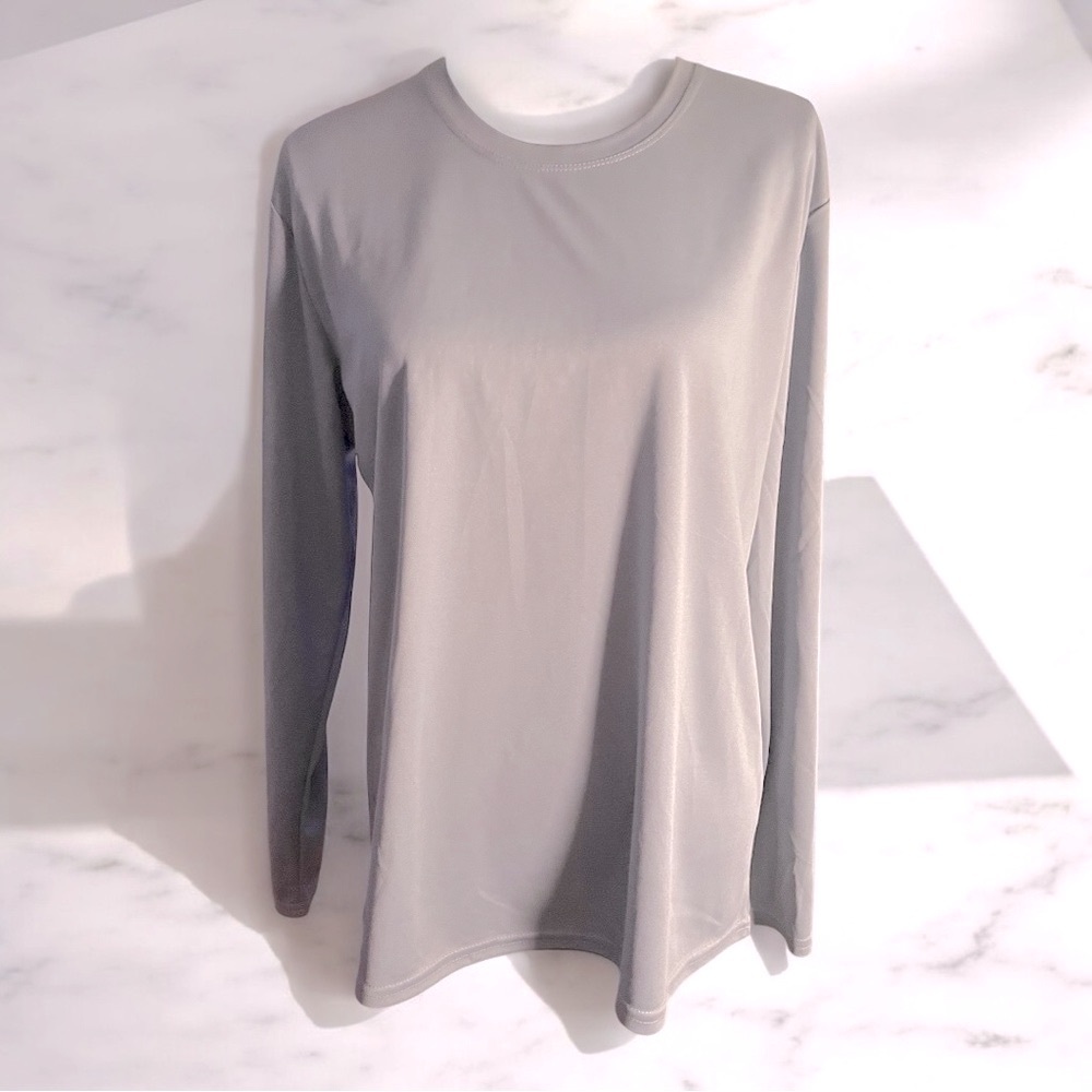 NWOT Women's Long Sleeve Athletic Crew Neck lightweight Shirt Great For Exercise